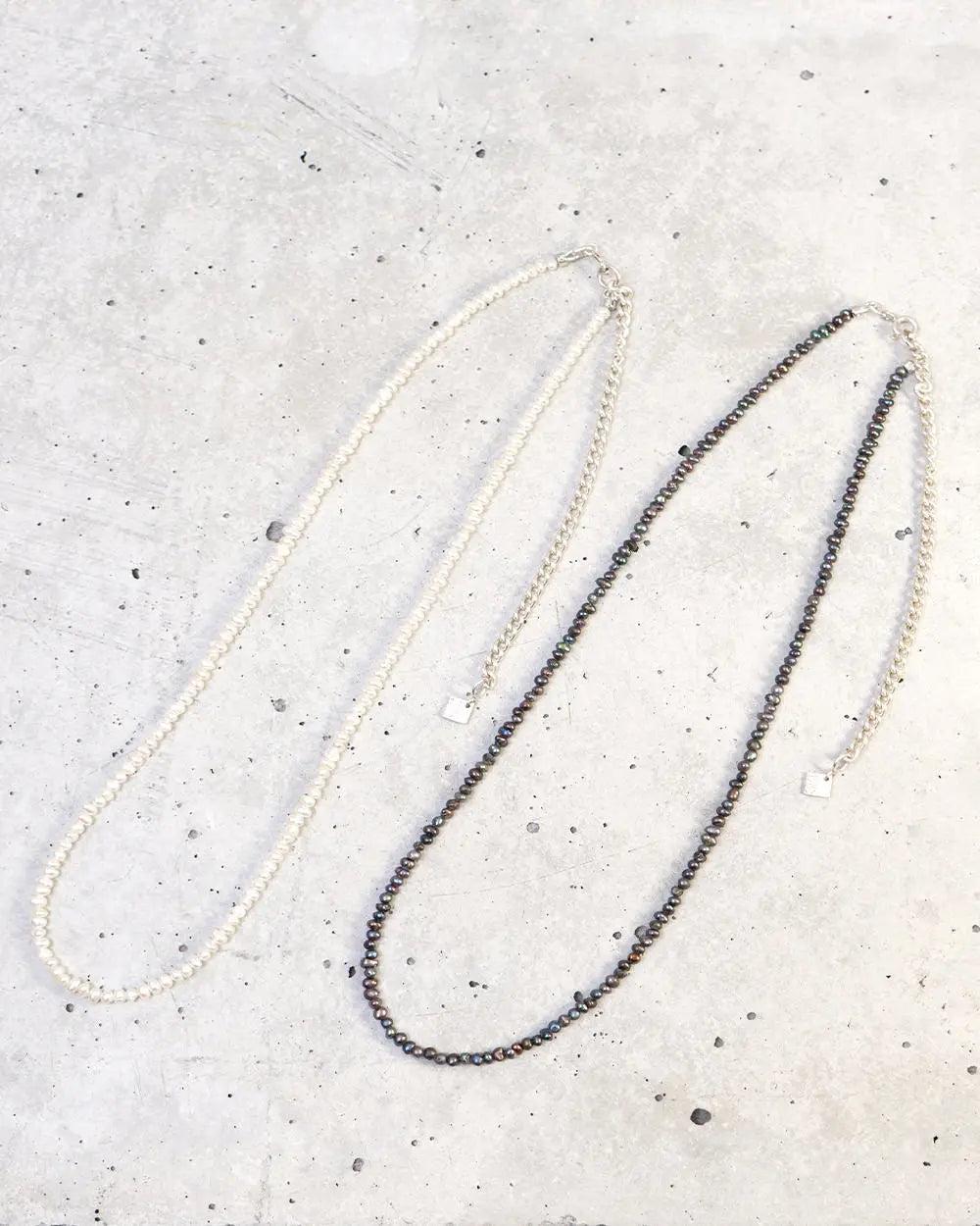 Baby Pearl Necklace SV-925 BLACK | HERGO