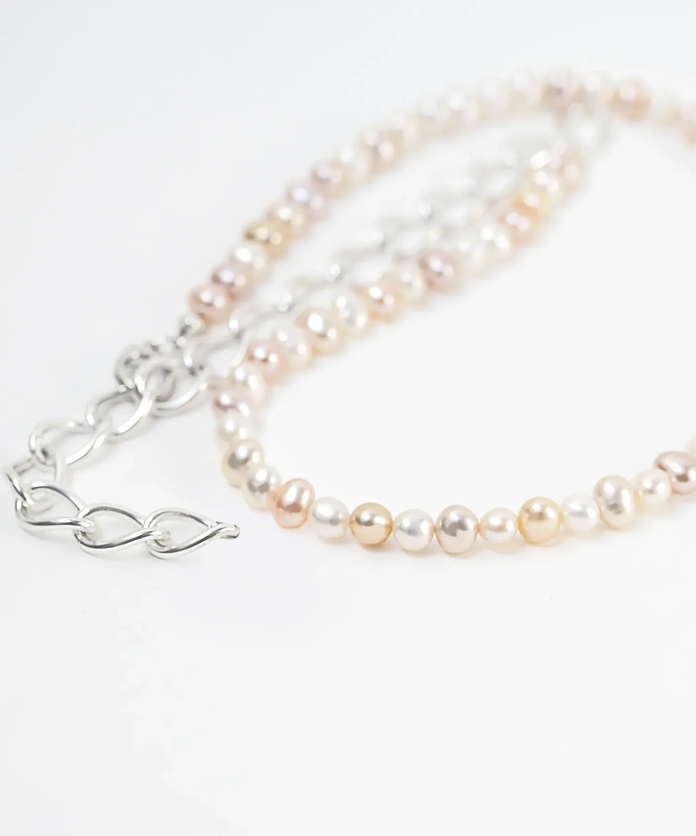 Multi Color Pearl Fence Chain Necklace | HERGO