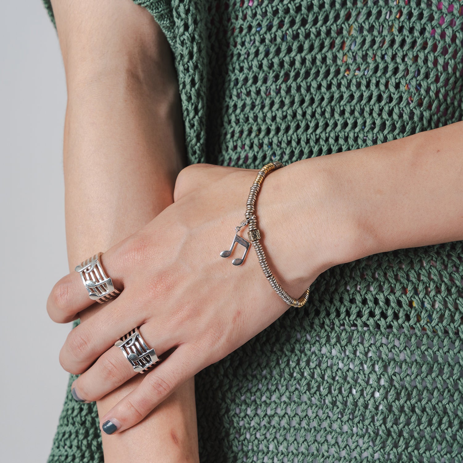 Heishi beads bracelet | NARRATIVEPLATOON