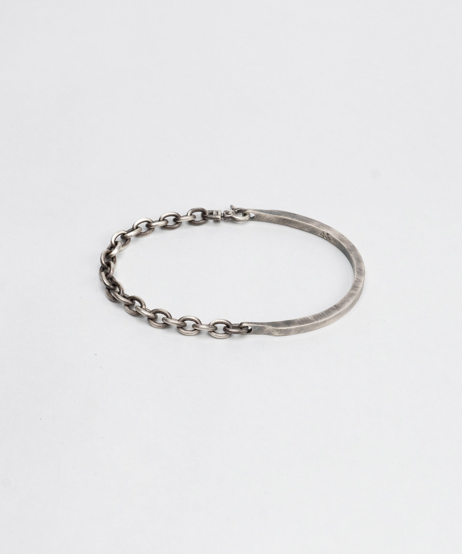 vertical Half bangle Silver | NARRATIVEPLATOON