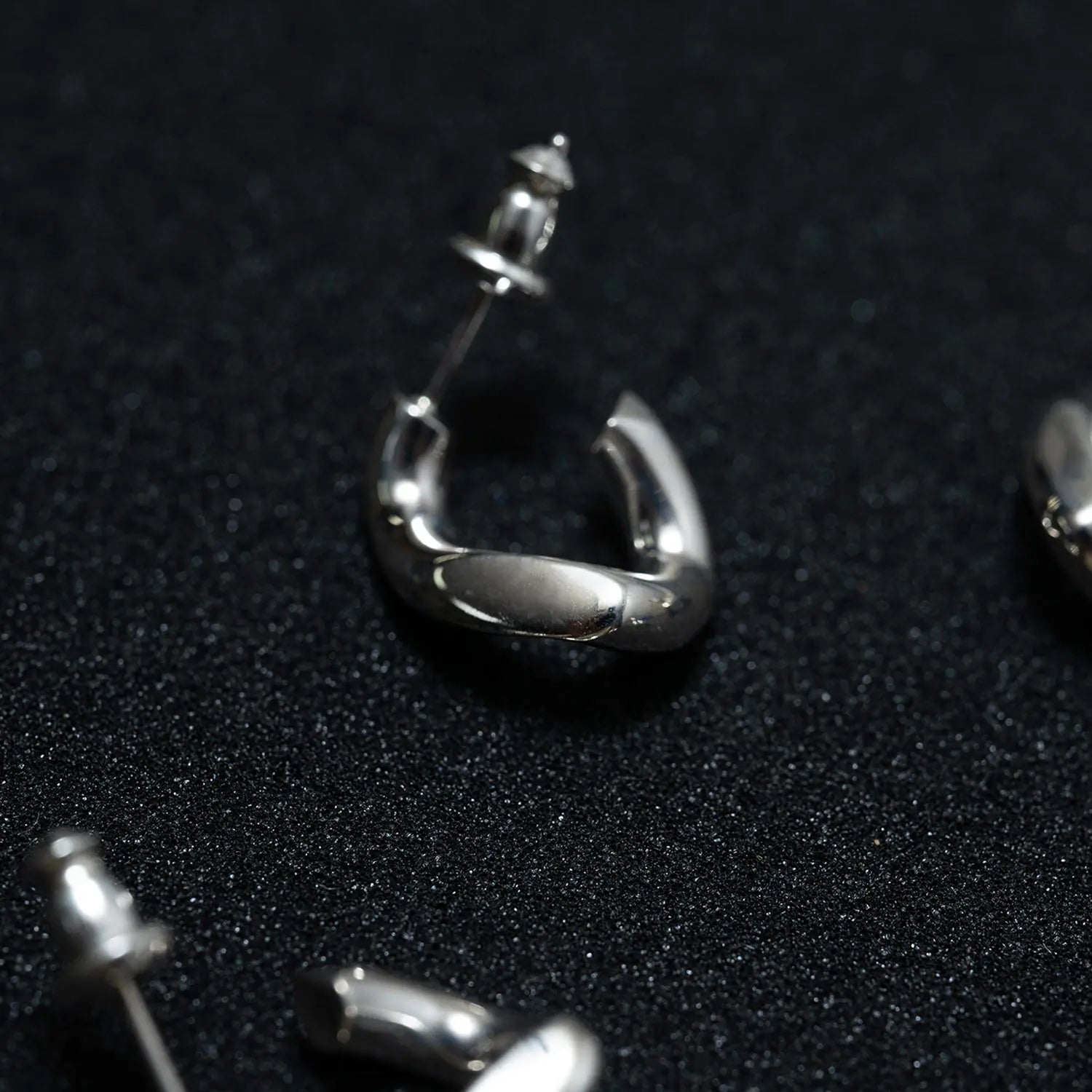 Flat link pierce | NARRATIVEPLATOON