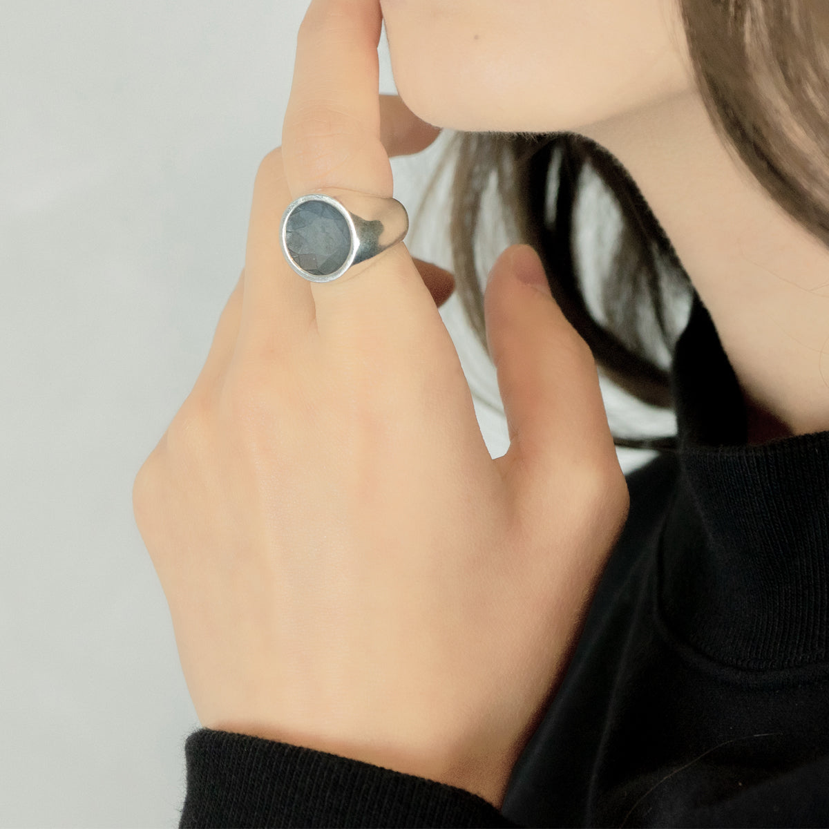 Reverse Signet ring Round small type | NARRATIVEPLATOON