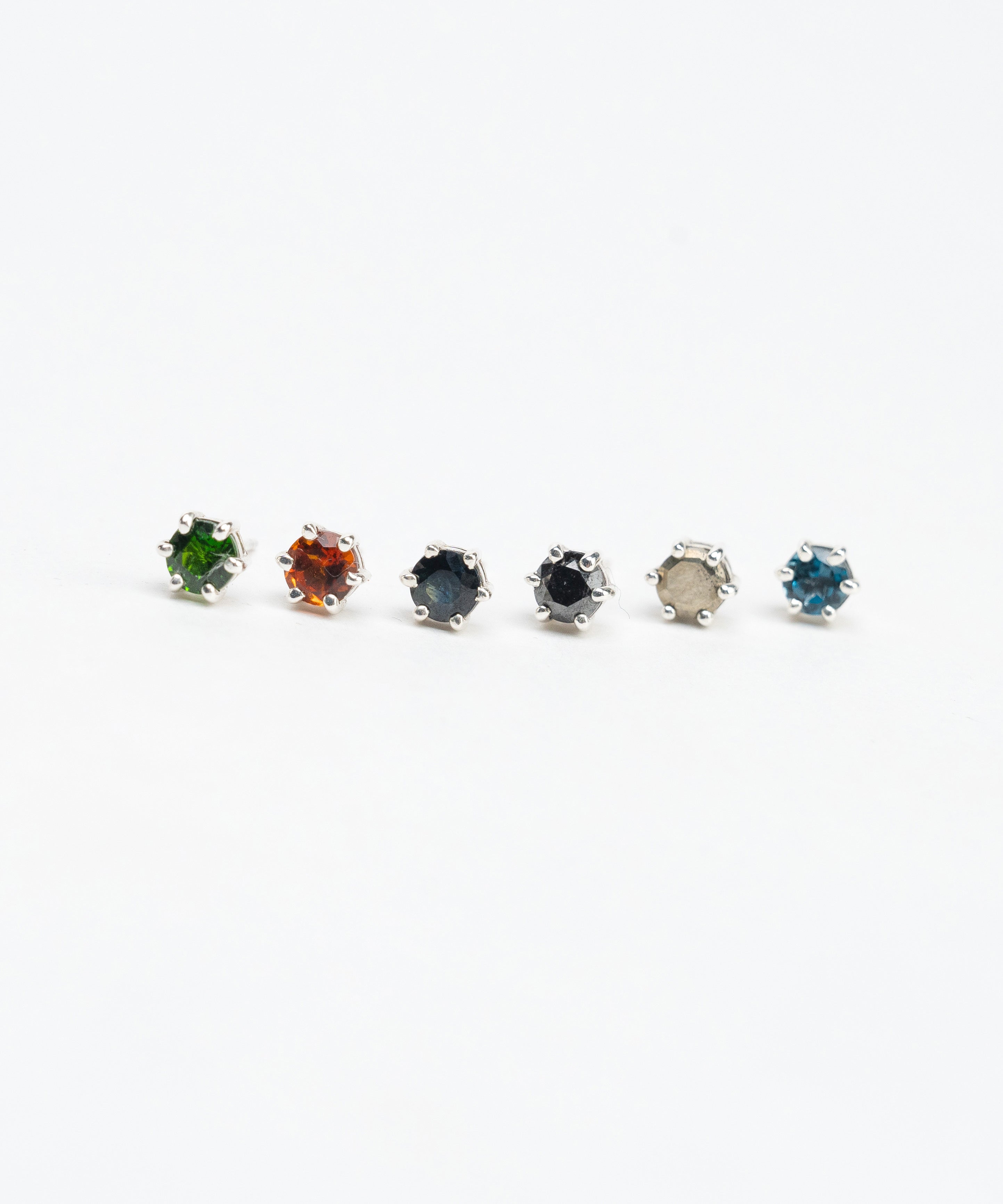 宝石ピアス サファイア| HERGO