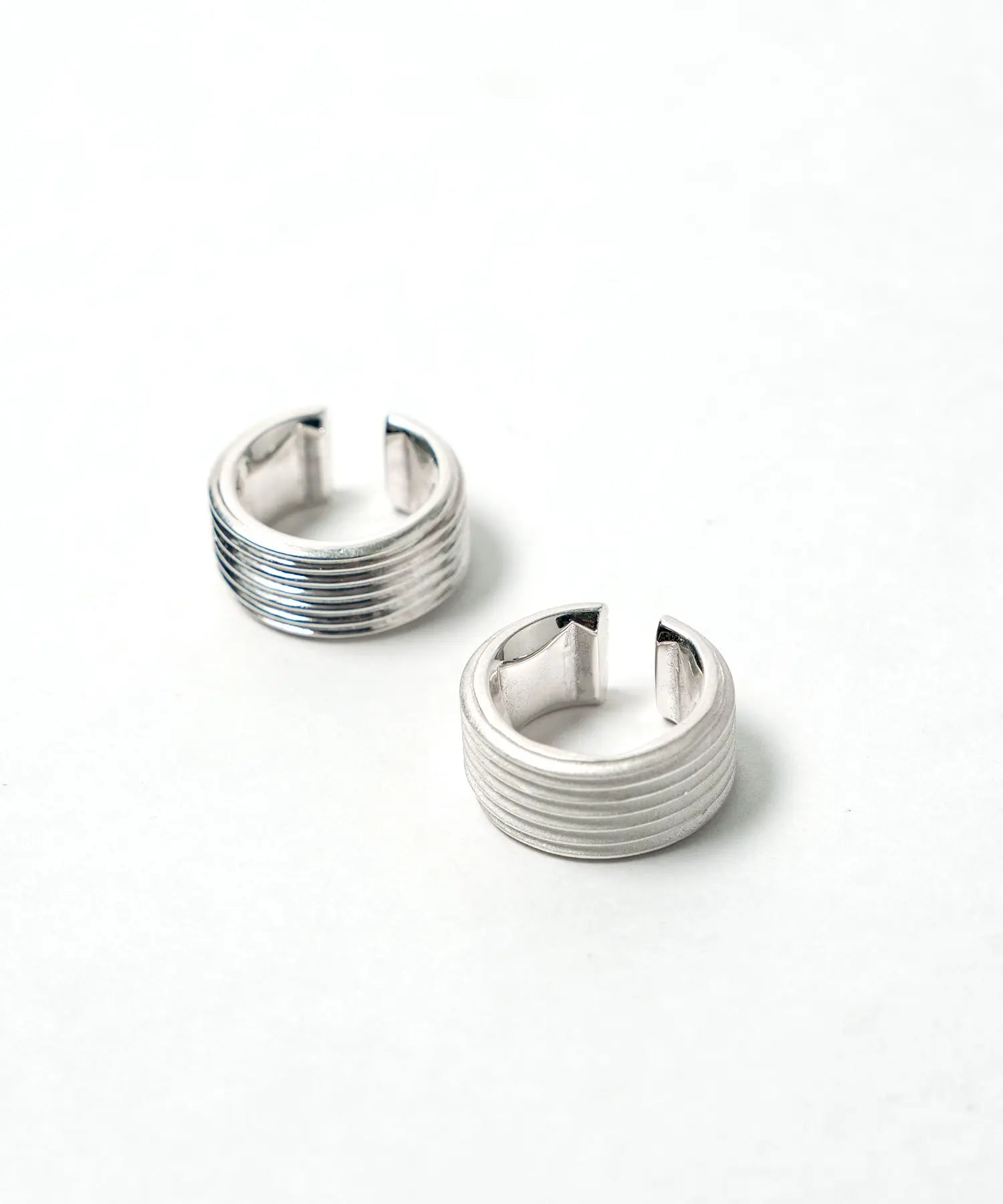 revers nut earcuff SV-925| HERGO