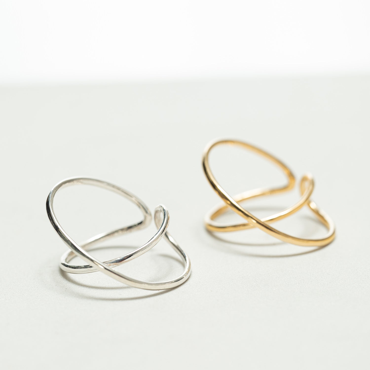 Cross earcuff | Losau