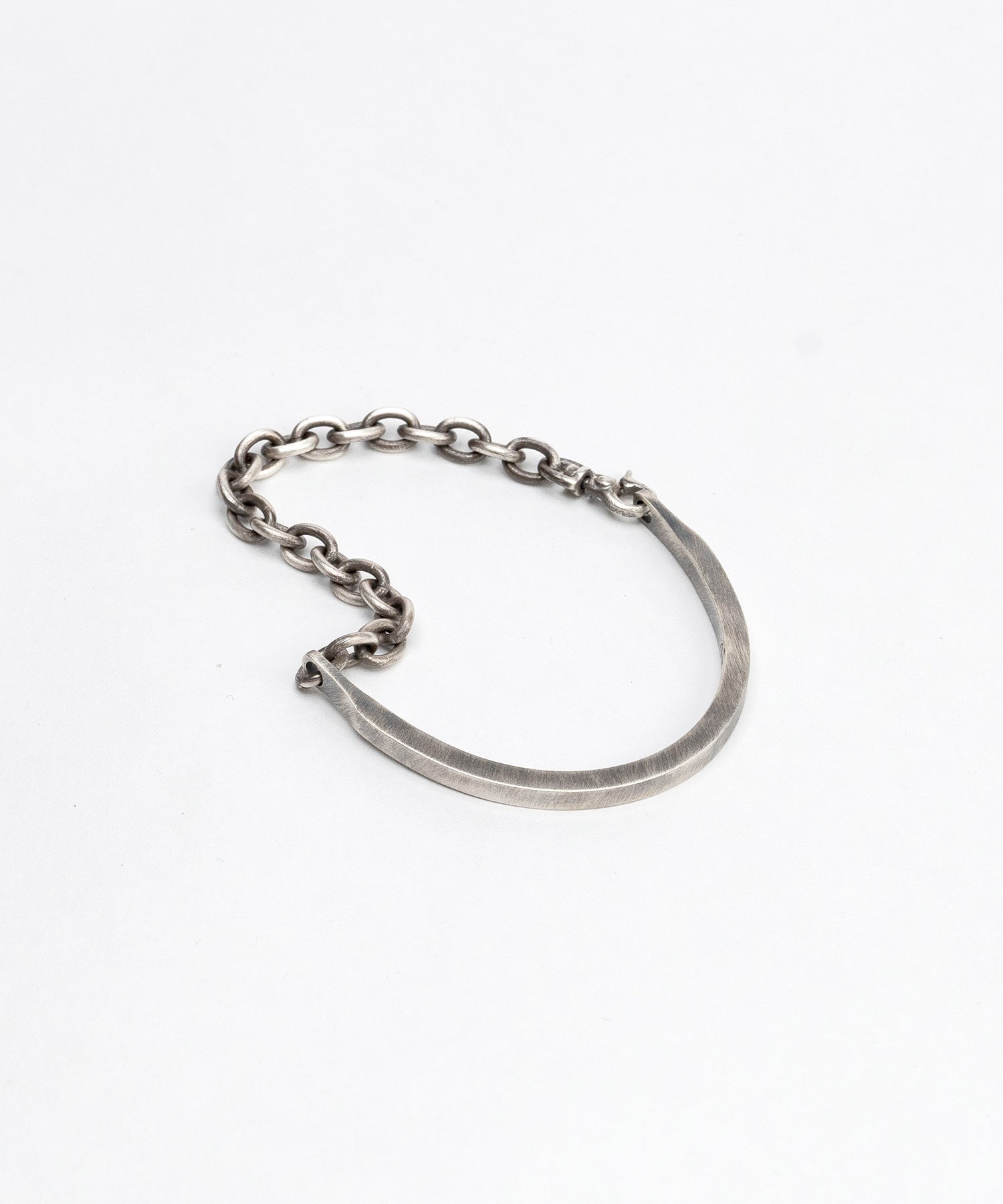 vertical Half bangle Silver | NARRATIVEPLATOON