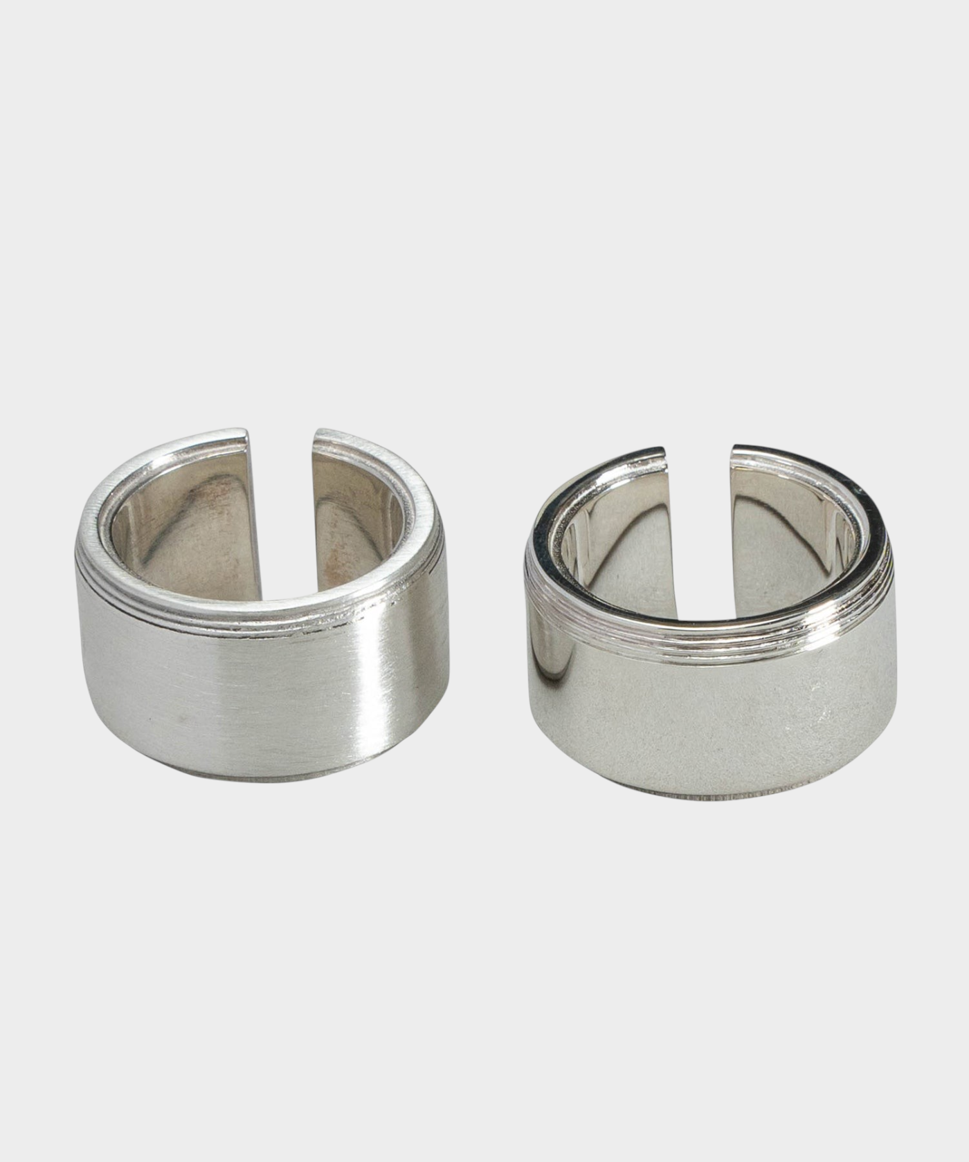 ROLE STOREのAKI-CAN RING。空き缶をモチーフにしたシルバー925製の平打ちリングで、マットと鏡面仕上げの2種類。
