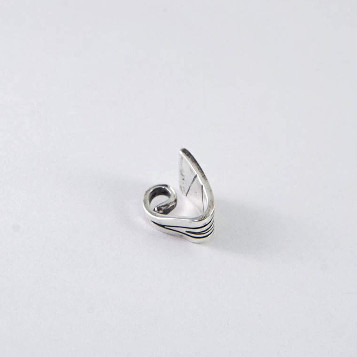 Triangle ear cuff | NARRATIVEPLATOON